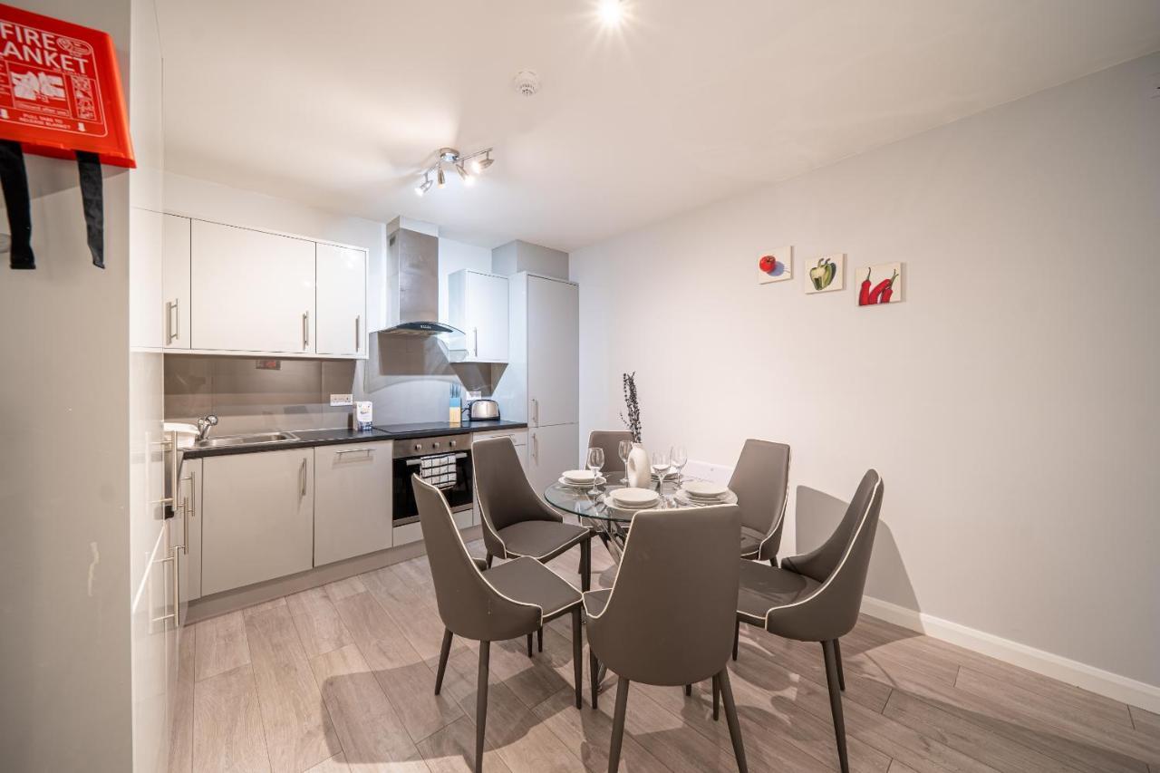 Stylish Studios With Ensuite, Separate Kitchen, And Prime Location In St Helen St Helens  Exterior foto
