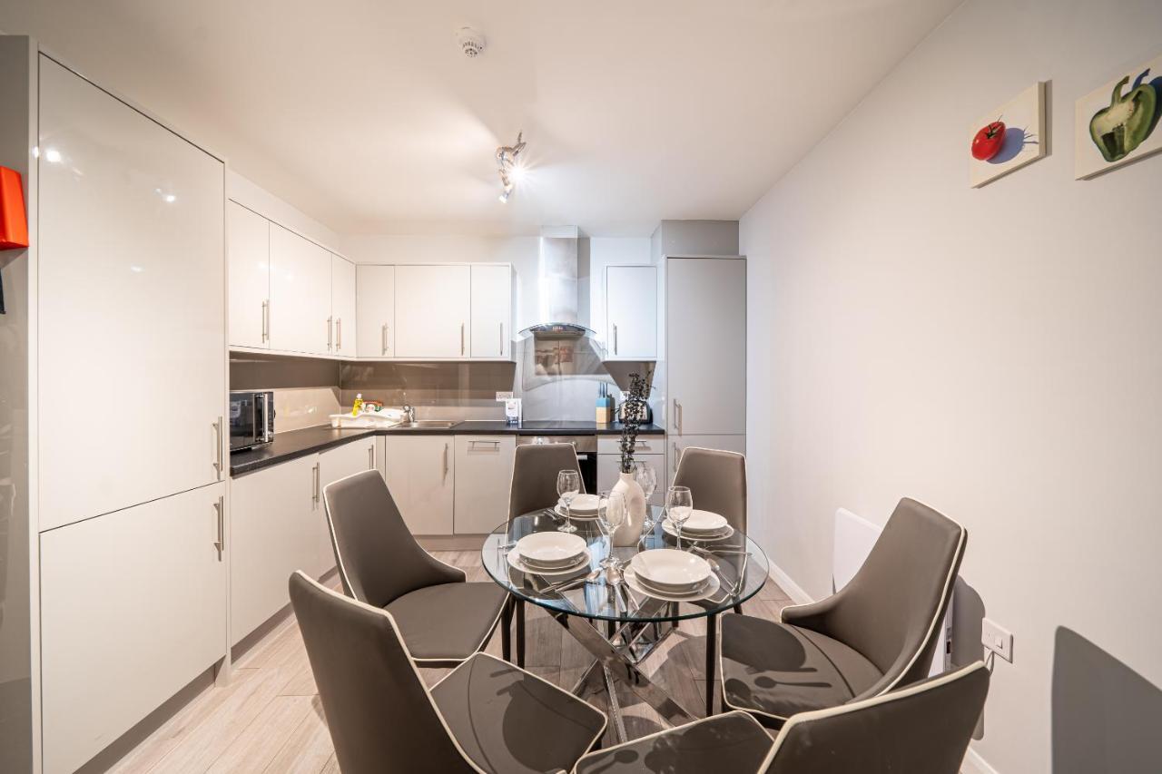 Stylish Studios With Ensuite, Separate Kitchen, And Prime Location In St Helen St Helens  Exterior foto