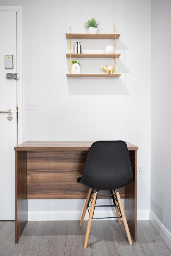 Stylish Studios With Ensuite, Separate Kitchen, And Prime Location In St Helen St Helens  Exterior foto
