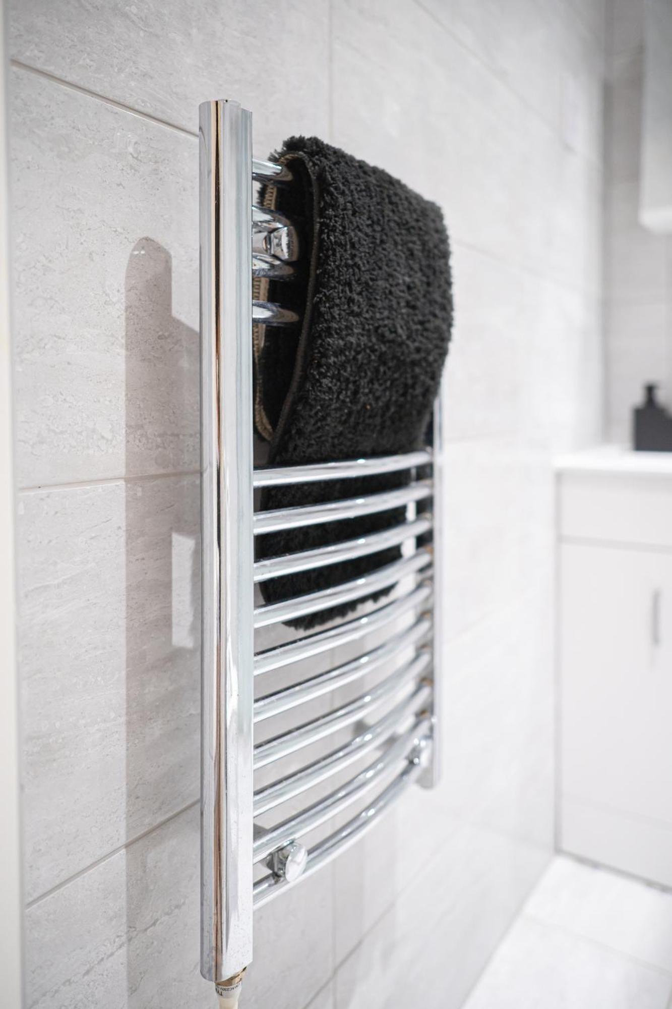 Stylish Studios With Ensuite, Separate Kitchen, And Prime Location In St Helen St Helens  Habitación foto